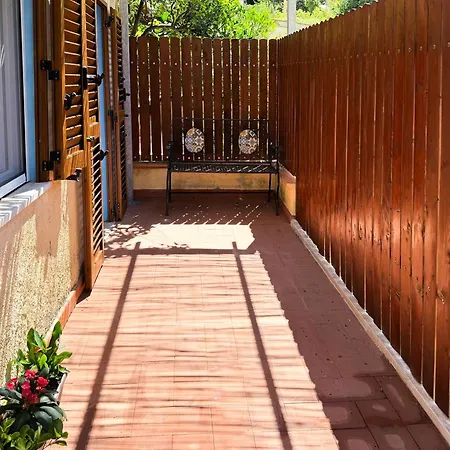 Saraghina - Helloelba Apartamento